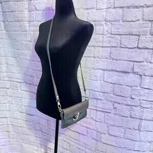 DAYA DAY Green Leather Crossbody Wallet with decorative metal closure